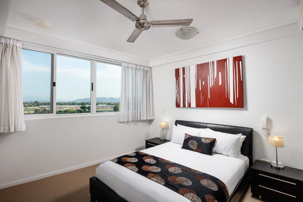 Central Holborn Apartments Townsville Exterior foto