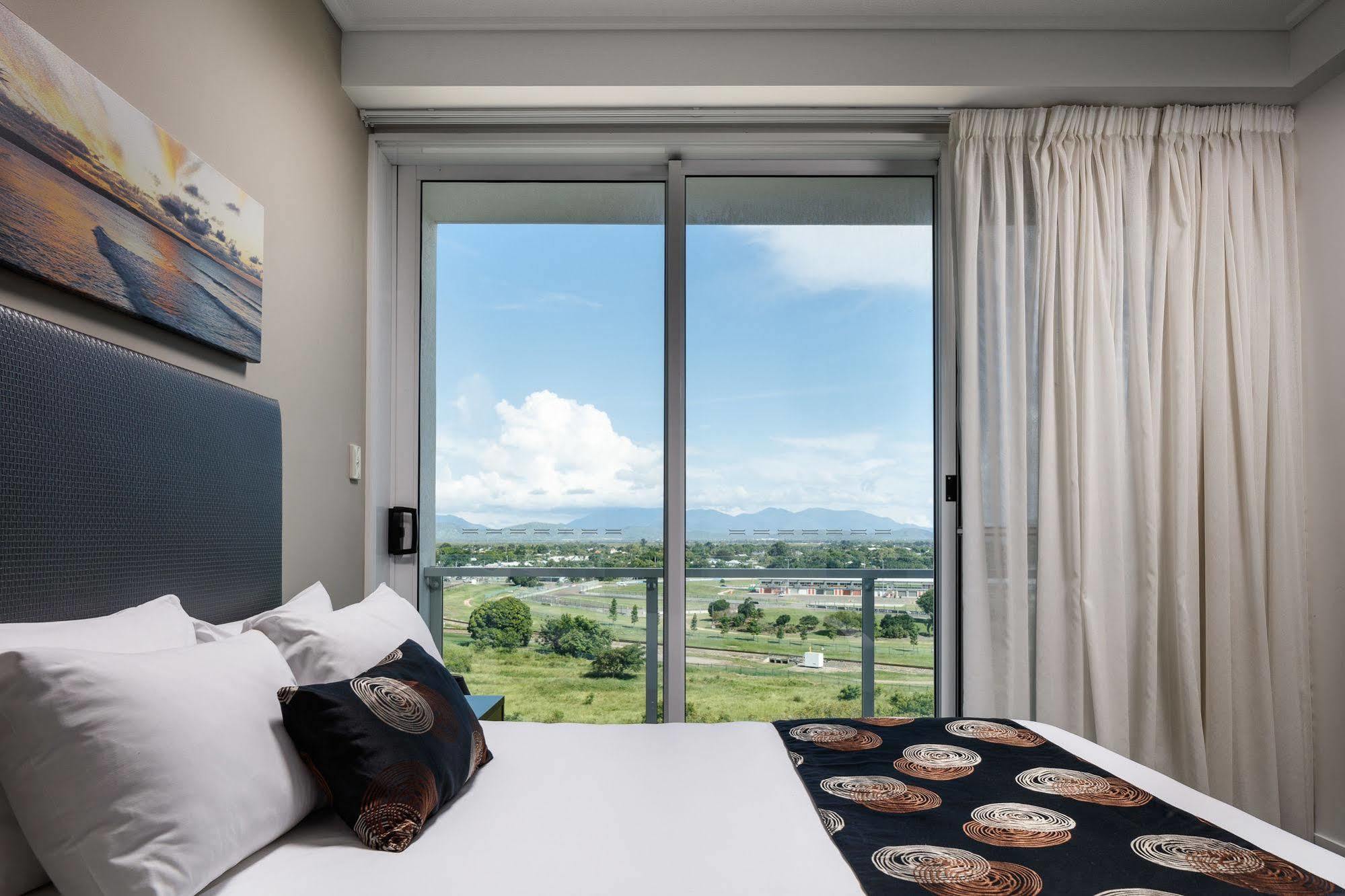 Central Holborn Apartments Townsville Exterior foto